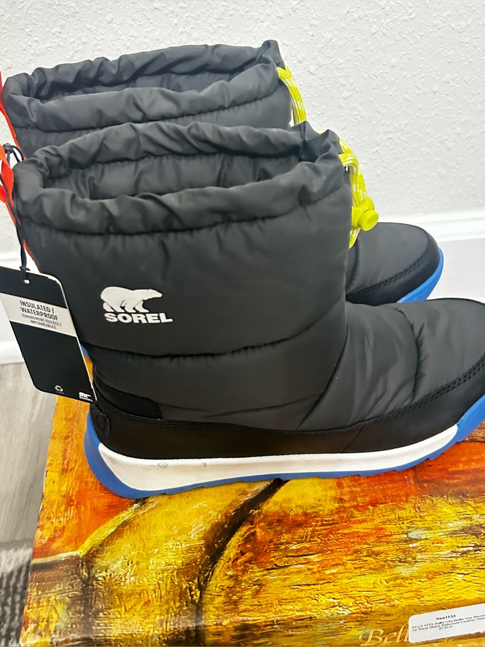 Sorel Women’s Black Insulated Waterproof Winter Boots with Blue Sole Size 6